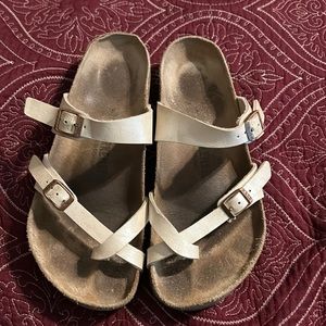 Birkenstock tan cream 40 sandals 9